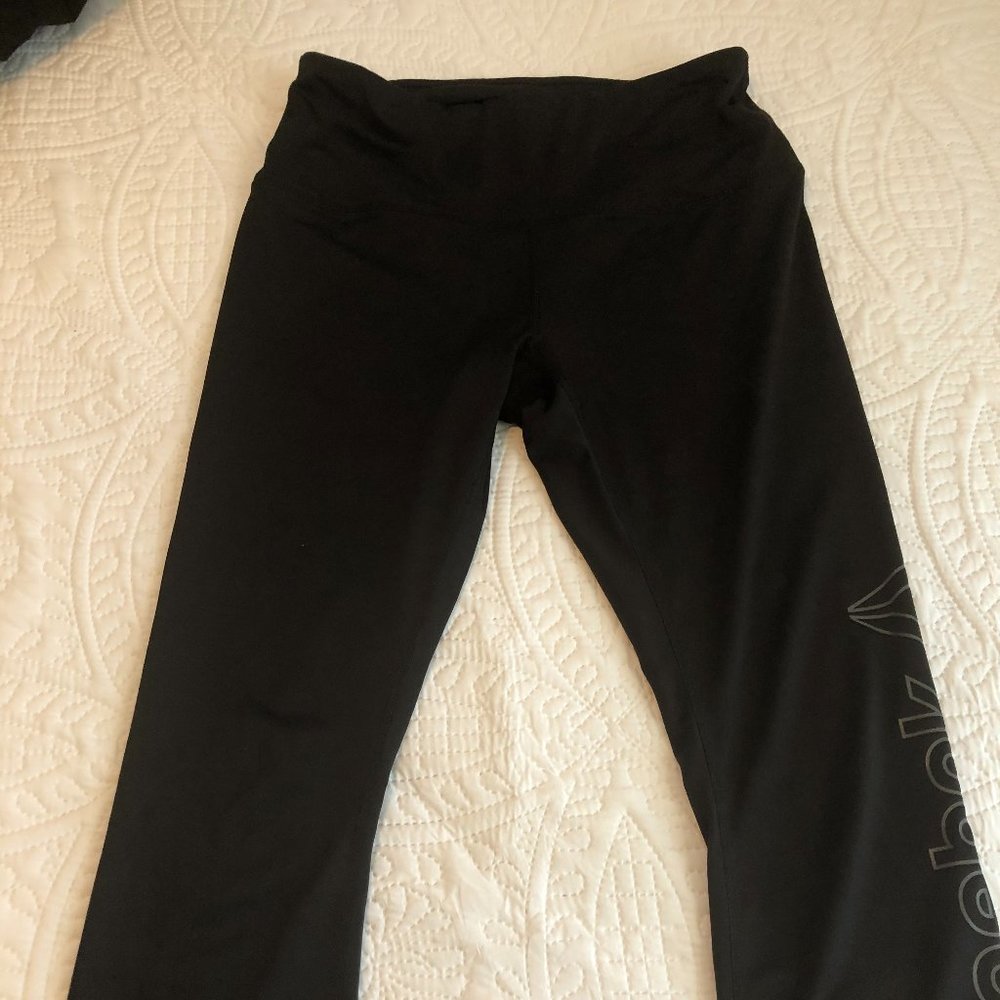 Reebok black capri leggings